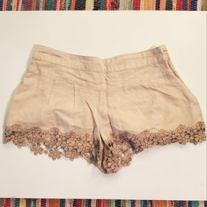 Free People Oatmeal Shorts with Beautiful Crochet 😍  sz 8